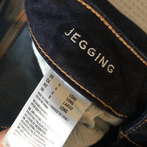 SOLD | American Eagle Dark Wash Jeggings 4 LONG - Picture 4 of 6
